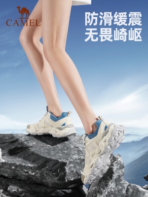 骆驼登山鞋女士2023秋季新款透气户外鞋防滑耐磨运动低帮徒步鞋女s236p