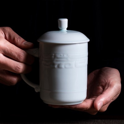 景德镇陶瓷影青杯办公室会议家用茶杯中式纯色手工浮雕带盖杯定制s380