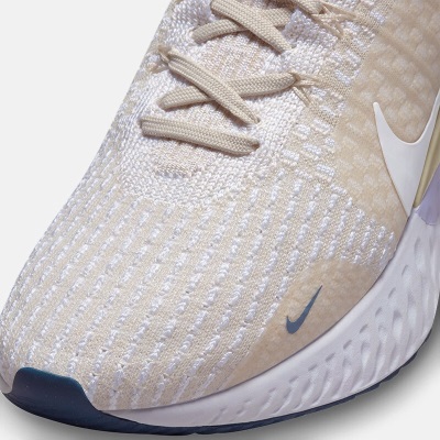 耐克（NIKE）女子公路跑步鞋 REACT INFINITY RUN FK 3s477