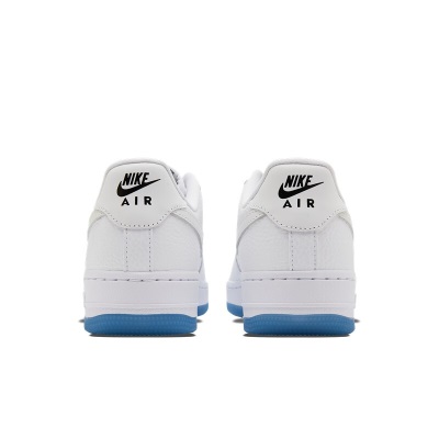 耐克（NIKE） 女子空军一号运动鞋  AIR FORCE 1‘07 LX AF1s477