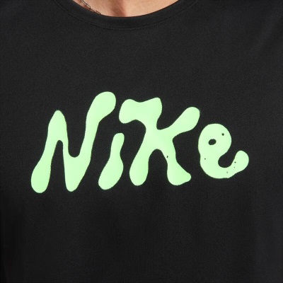 耐克（NIKE）男子防晒速干跑步短袖上衣 DRI-FIT UV STUDIO ’72 MILERs477
