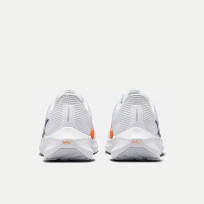 耐克（NIKE）男子公路跑步鞋 PEGASUS 40 PREMIUMs477