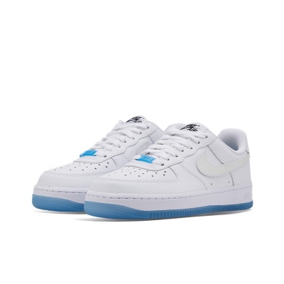 耐克（NIKE） 女子空军一号运动鞋  AIR FORCE 1‘07 LX AF1s477