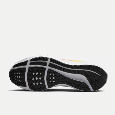 耐克（NIKE）女子公路跑步鞋 PEGASUS 40s477