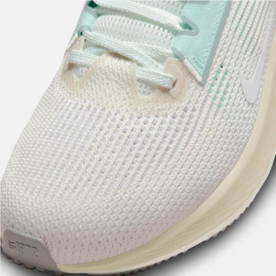 耐克（NIKE）女子公路跑步鞋 PEGASUS 40 PREMIUM FN7629-030s477s477